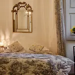 Autour Du Petit Paradis