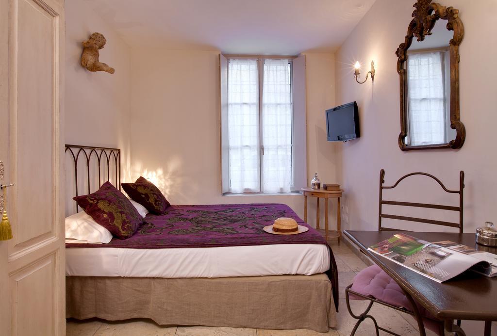 Autour Du Petit Paradis 3* Avignon